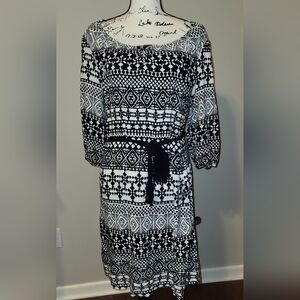 Black and White Sheath Dress with 3/4 Bishop Sleeves